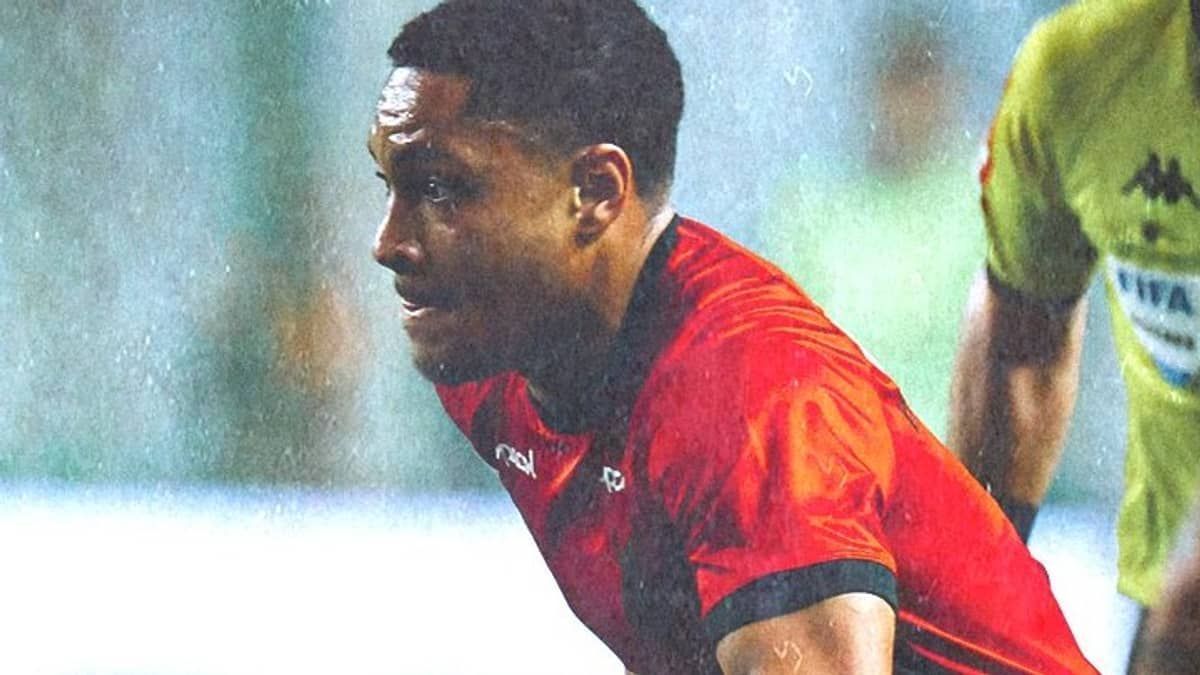 Vitor Roque amplia números positivos contra o Atlético em derrota do Athletico-PR