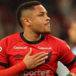 Athletico bate o Bahia e se aproxima do G6 da Série A do Brasileiro