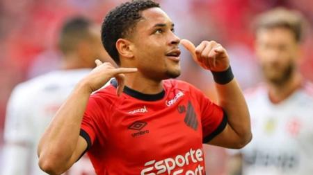 Vitor Roque reforçará o Barcelona na próxima temporada, segundo imprensa espanhola