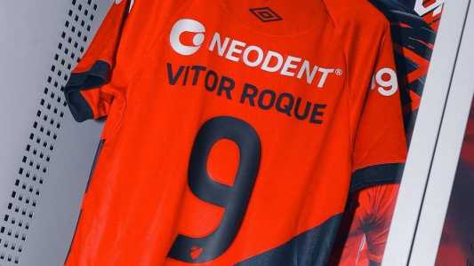 Vitor Roque vestirá a camisa do Barcelona a partir da temporada 2024/2025