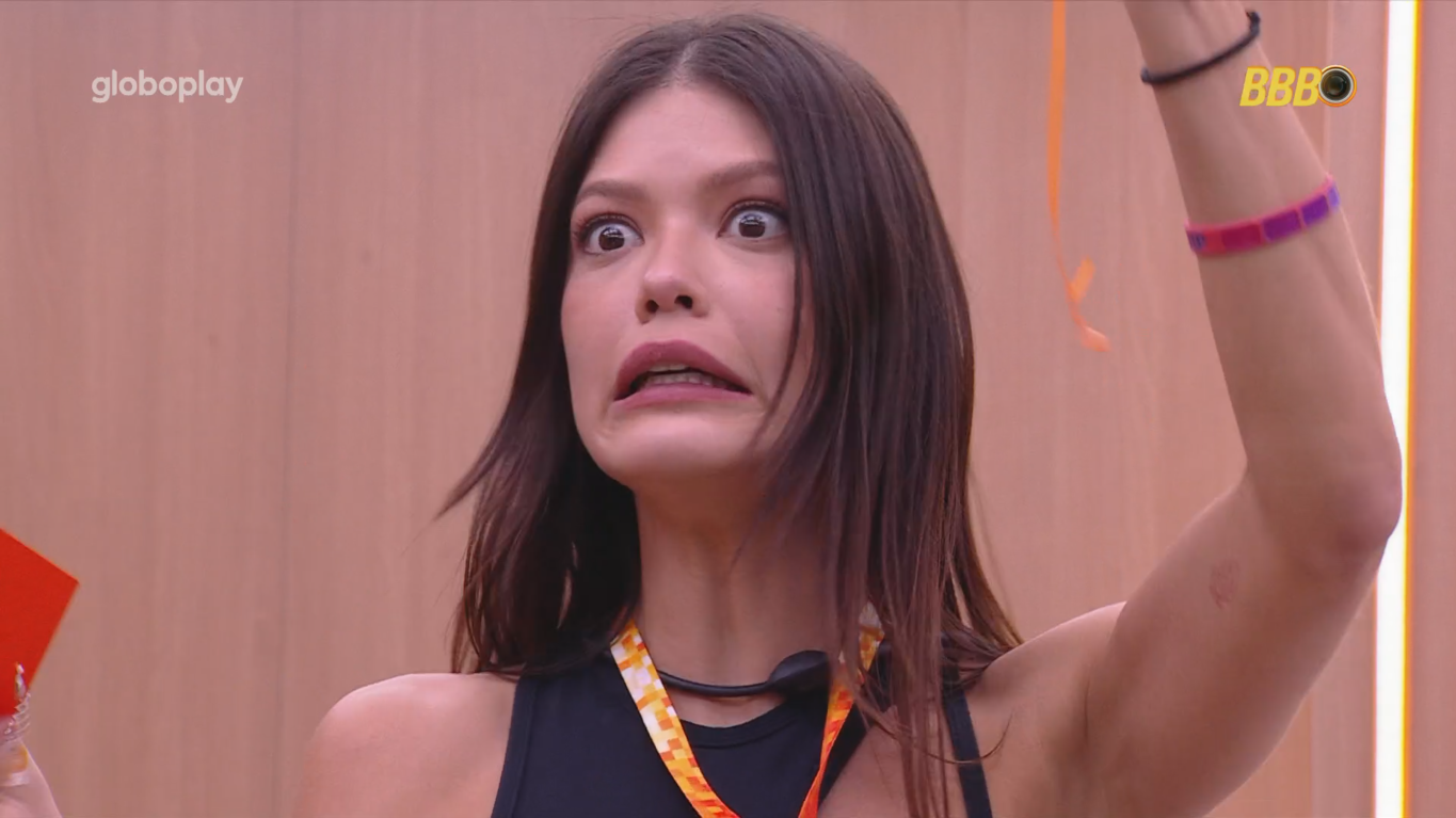 BBB 25: Vitória fica em dúvida sobre namoro e Thamiris dispara: 'só comigo'