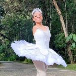 Bailarina brasileira sem braços encanta jurados de programa americano; veja a apresentação