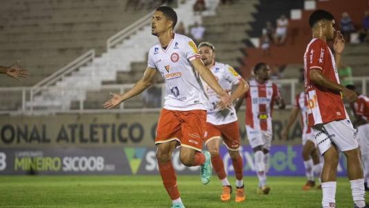 Vitória colocou o Tombense na liderança do grupo C do estadual