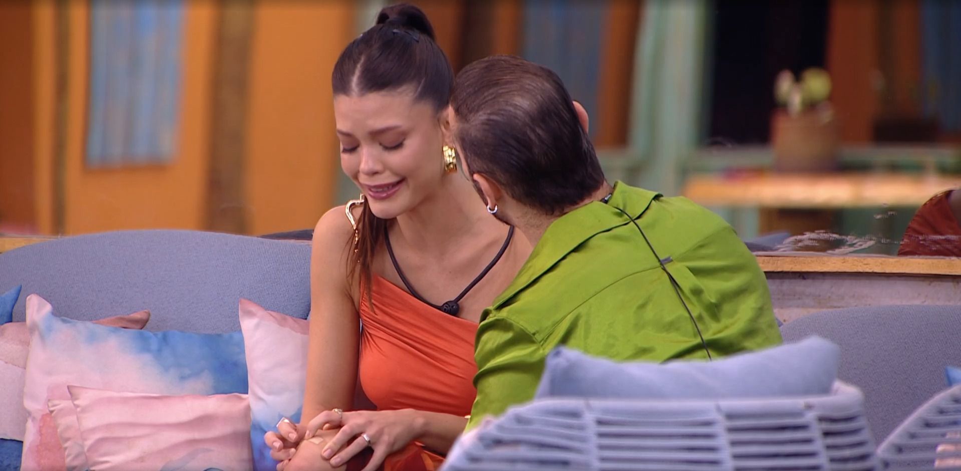 No Paredão do BBB 25, Vitória entra em pânico e cita a Globo: 'acham isso'