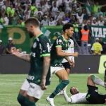 Palmeiras goleia o rebaixado América e se isola na liderança do Brasileiro