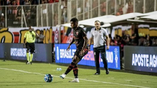 Vitória é líder da Série B