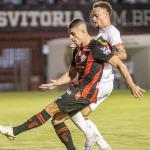 Vitória vira sobre Sampaio Corrêa em 3 minutos e se mantém no G4 da Série B