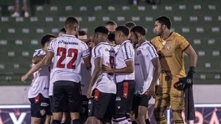 Vitoria e Sampaio Corrêa se enfrentam na Série B