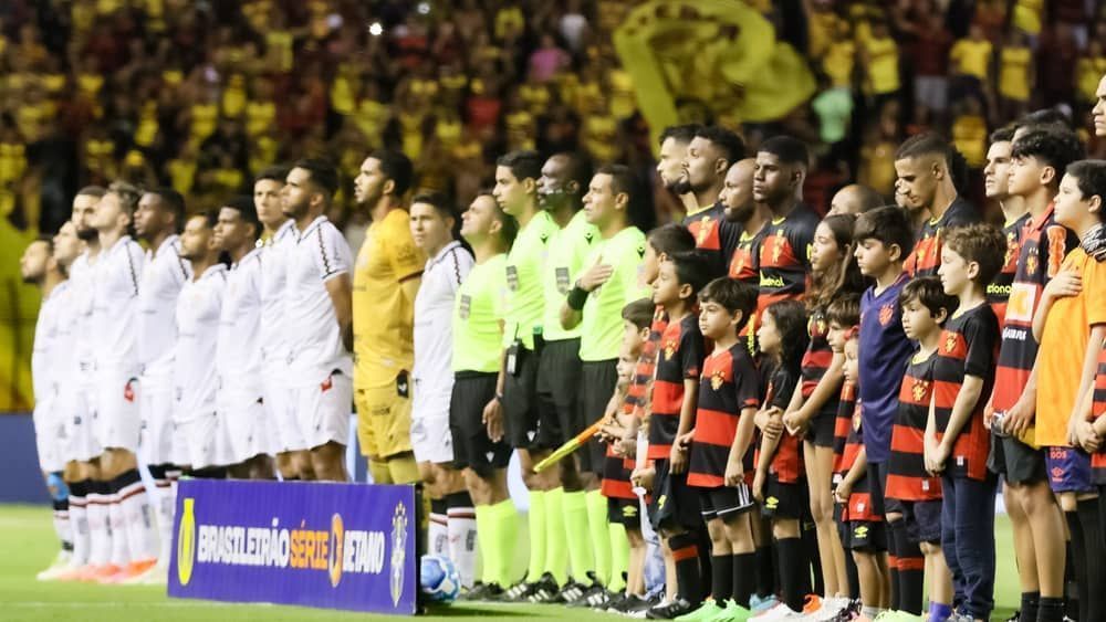Campeão, Vitória faz festa do título em jogo contra o 'desesperado' Sport