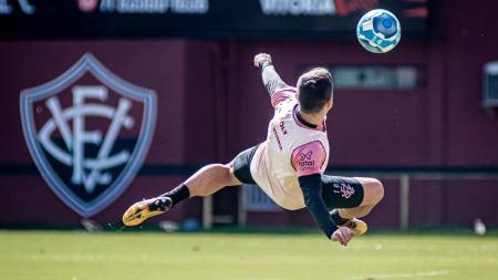 Vitória enfrenta o Guarani neste domingo (25) em busca da recuperação na Série B