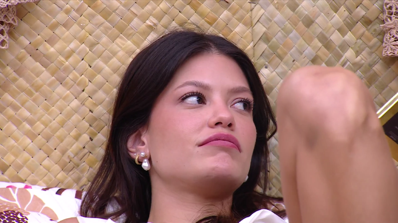 BBB 25: Vitória Strada brinca sobre noite de Maike após beijo com Renata