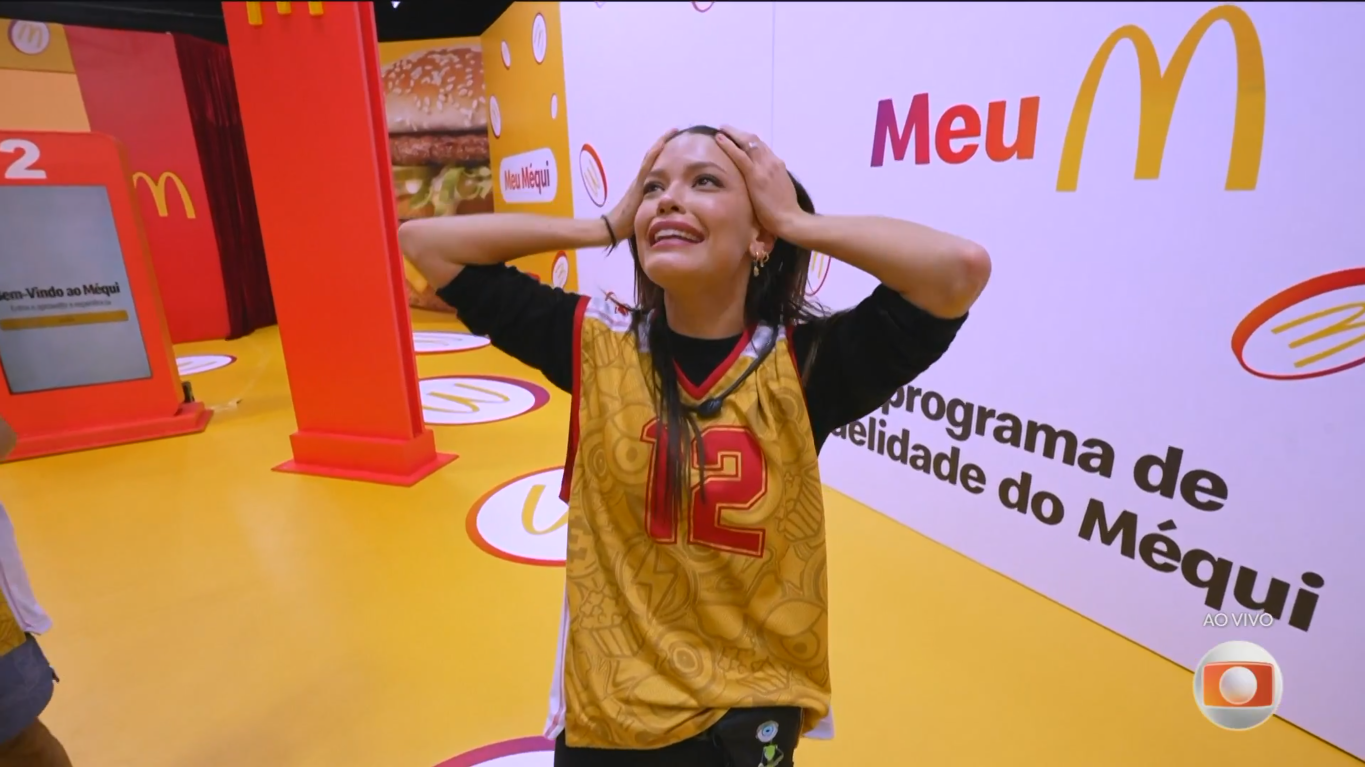 Tadeu Schmidt tenta enganar Vitória Strada no BBB 25 ao anunciar decisão