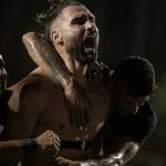 Léo Gamalho marca no fim, Vitória bate a Chape e é 'campeão' do 1º turno