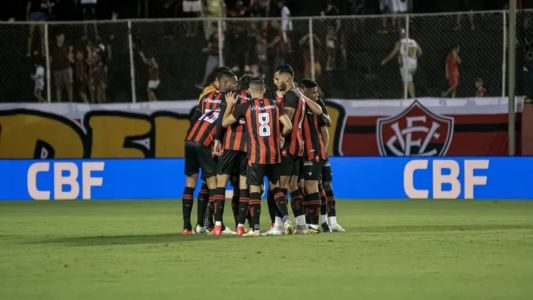 Vitória venceu o Avaí na noite deste domingo, e se manteve na liderança da Série B