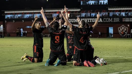 Vitória venceu o Botafogo-SP no Barradão