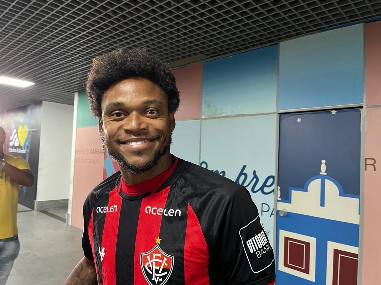 Reforço do Vitória, Luiz Adriano quer jogar o Ba-Vi: 'Bom estrear em clássico'