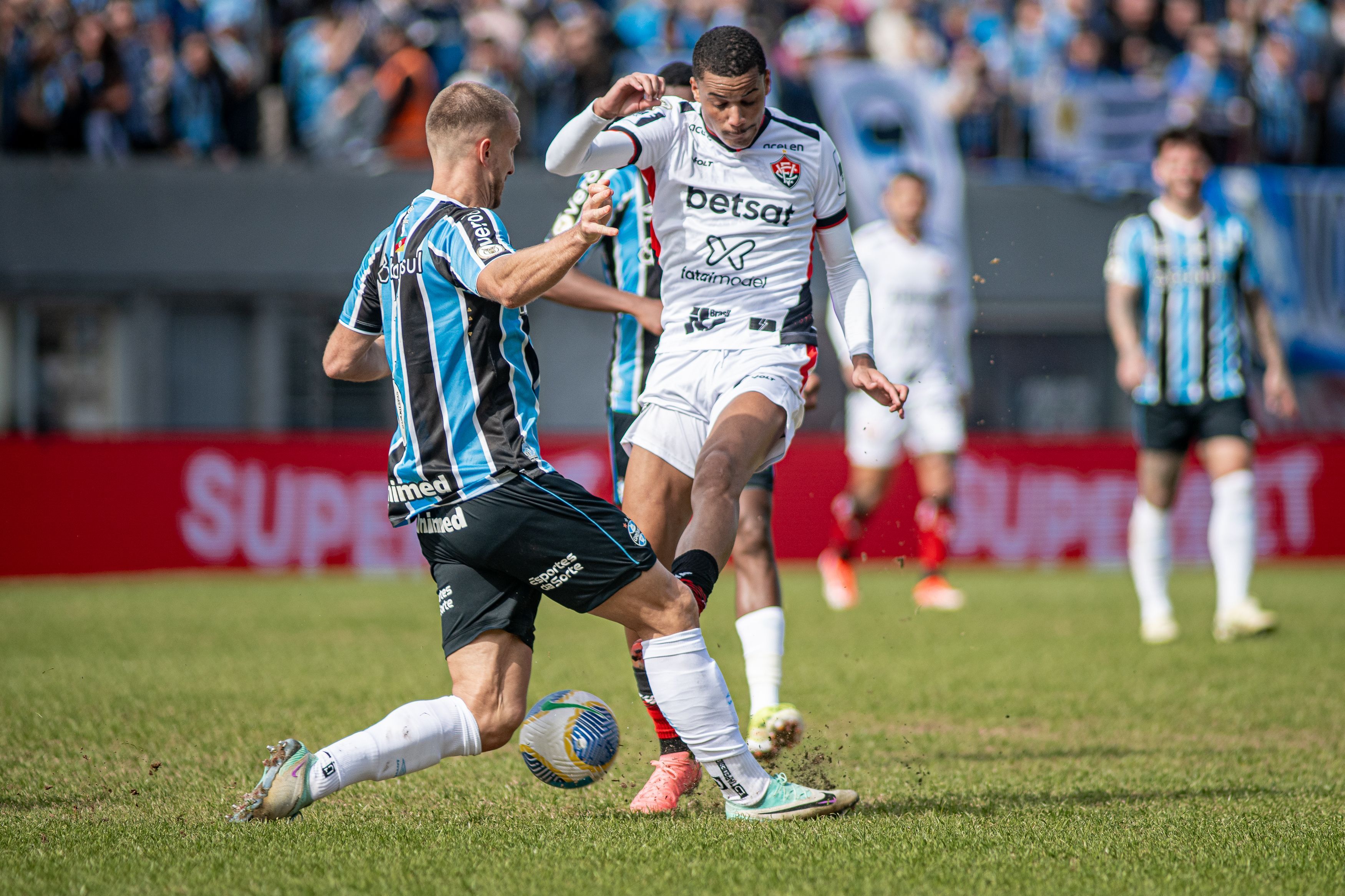 Vitória ganha dois desfalques para enfrentar o Flamengo pelo Brasileirão