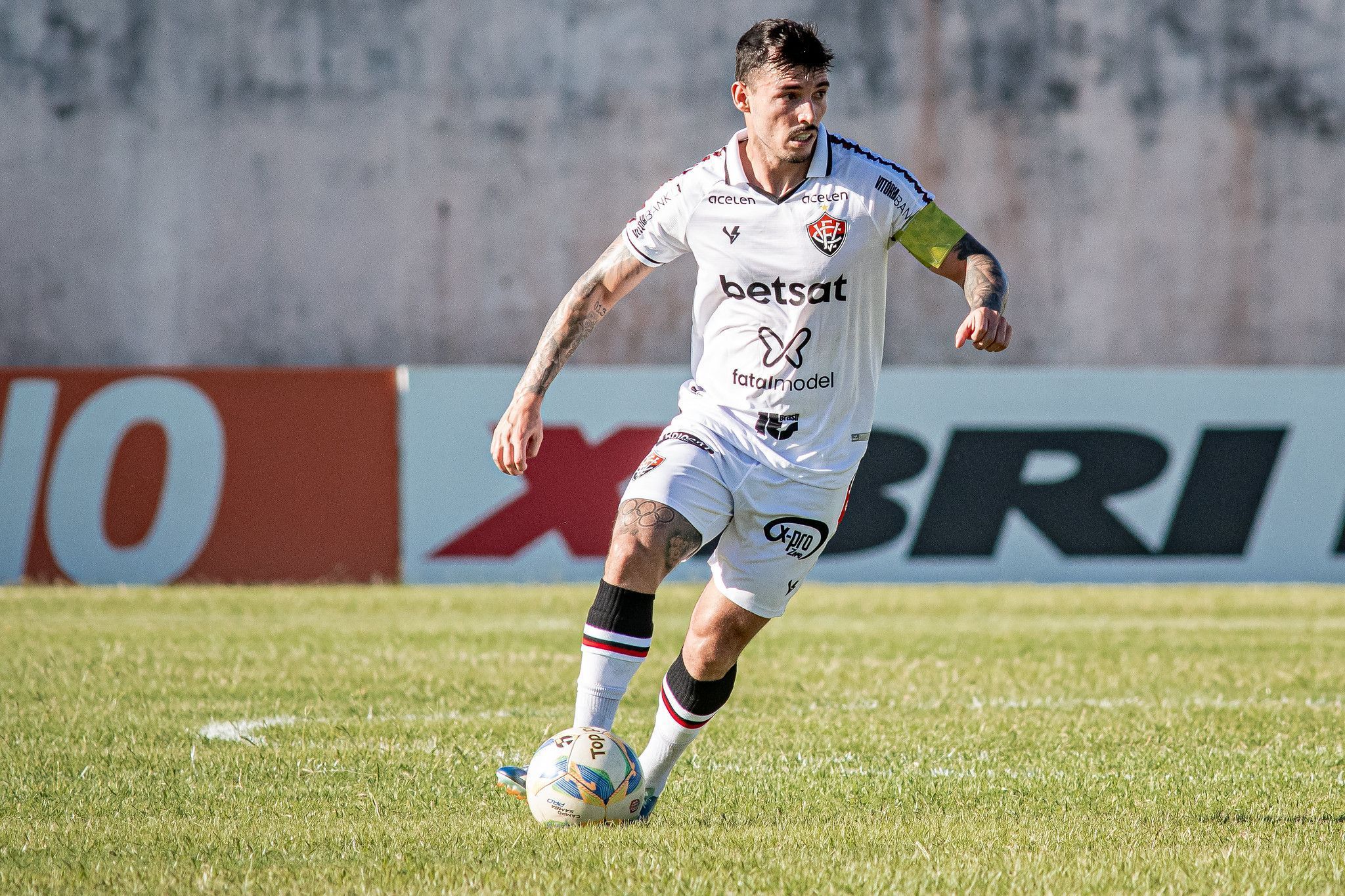 Hoje no Vitória, Zeca cobra mais de R$ 350 mil do Vasco na Justiça