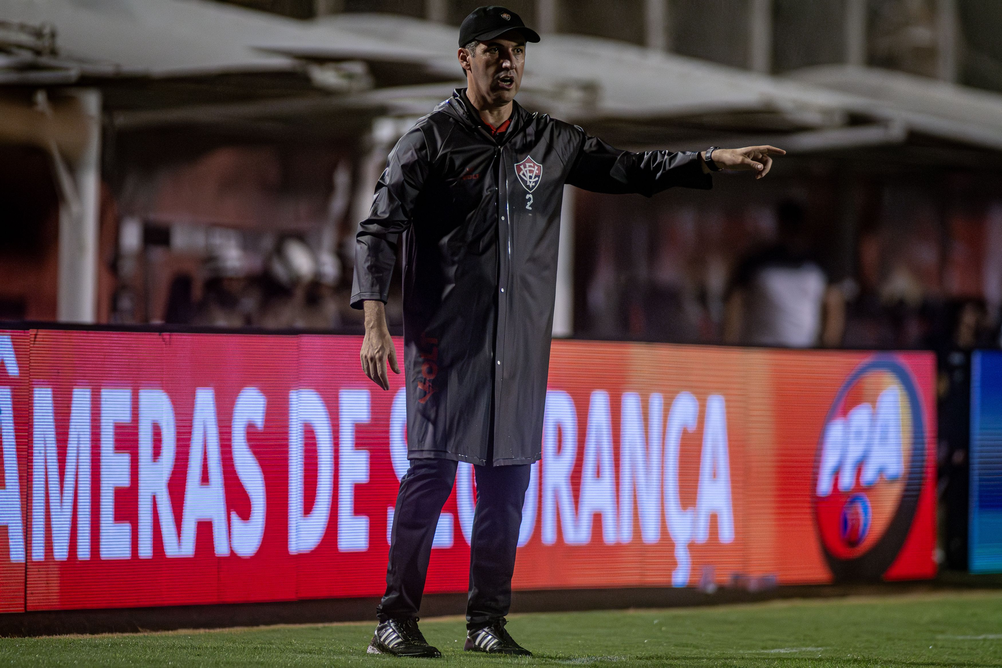 Após eliminação, técnico do Vitória lamenta regulamento da Copa do Nordeste