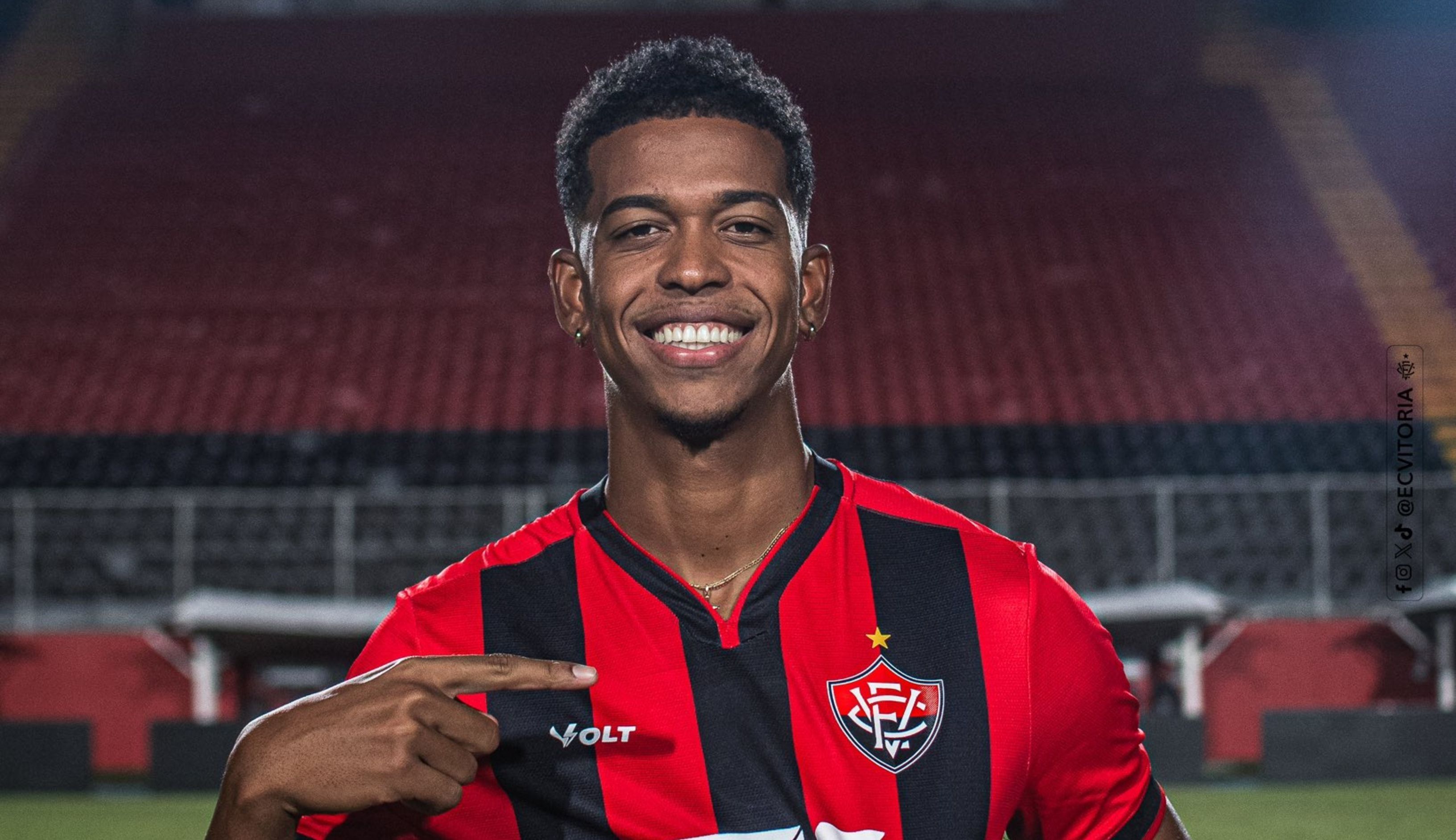 Vitória oficializa contratação de atacante do Flamengo; saiba detalhes