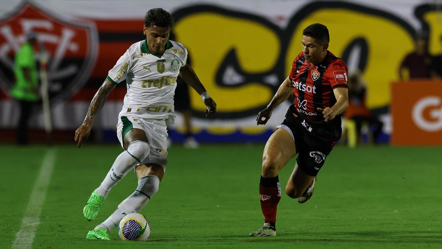 Palmeiras vence na estreia do Brasileiro e quebra sequência do Vitória no Barradão