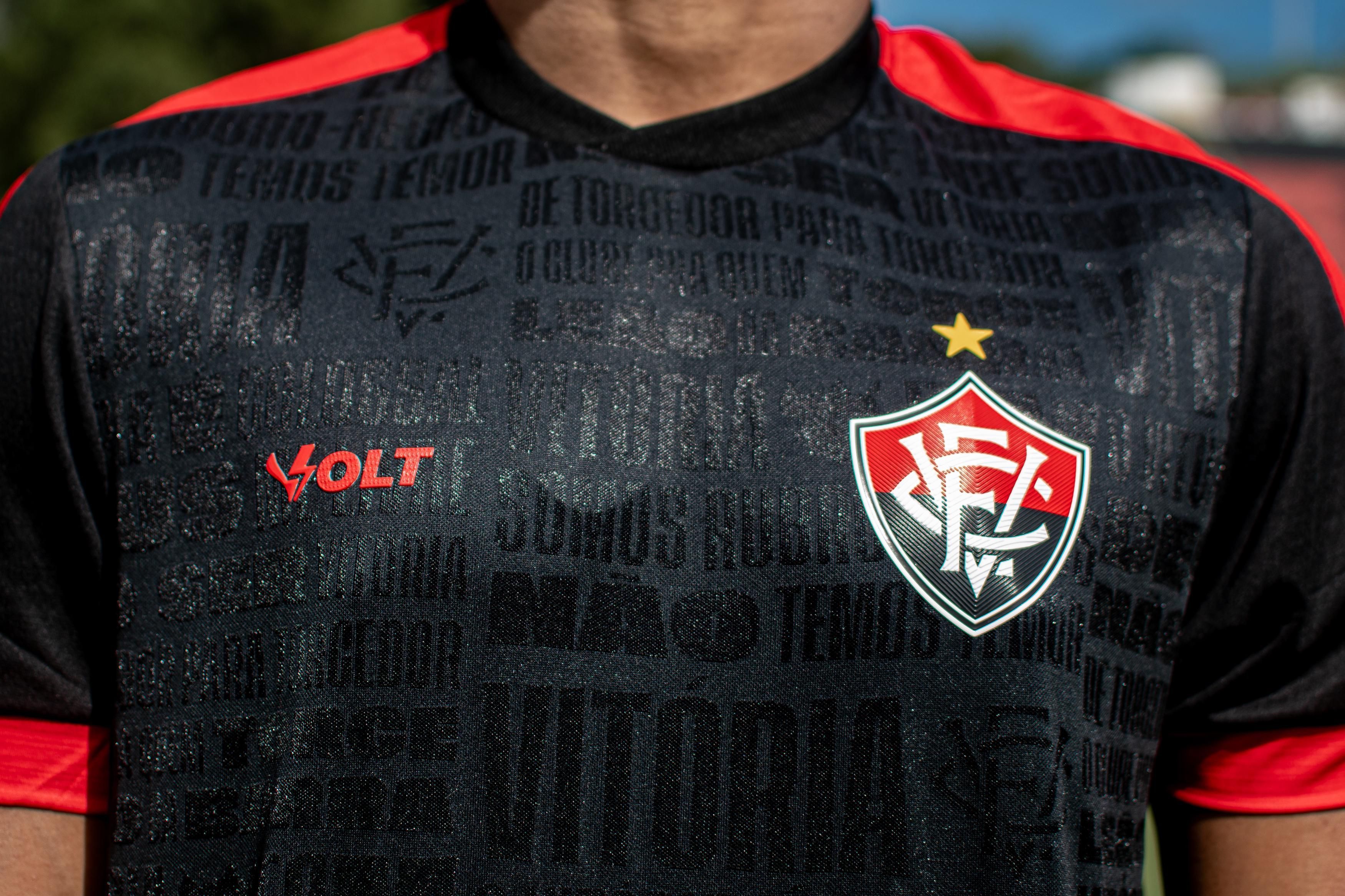 Vitória lança novo uniforme para temporada de 2024; veja fotos