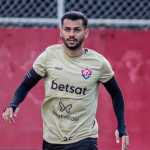 Titular fica fora de treino do Vitória e vira dúvida para enfrentar Cuiabá