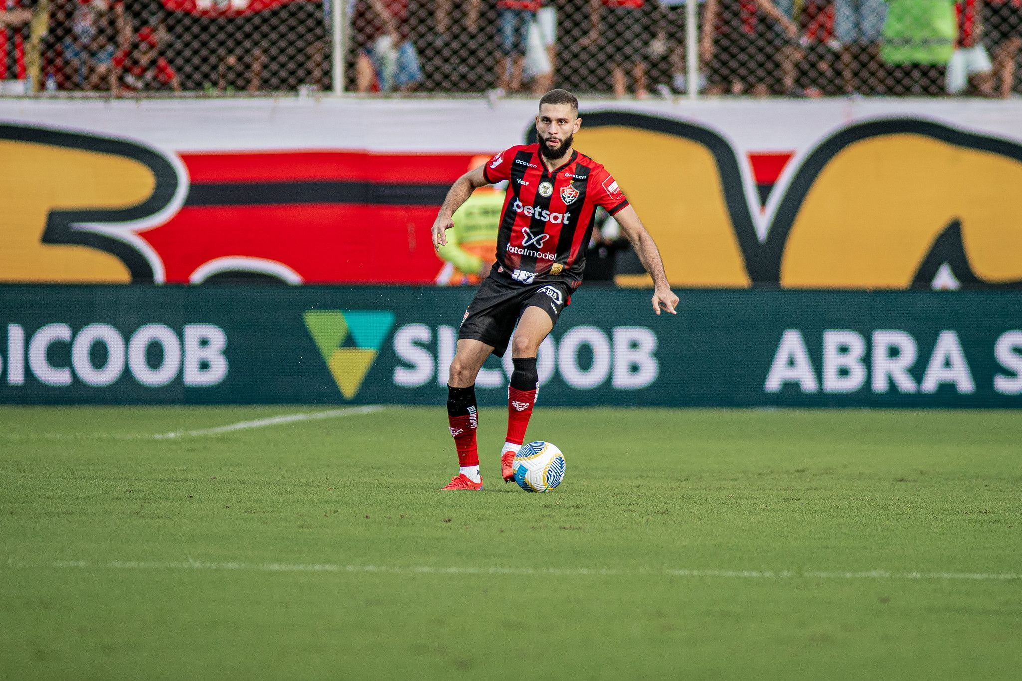 Vitória x São Paulo: súmula registra invasão de campo de Wagner Leonardo; veja