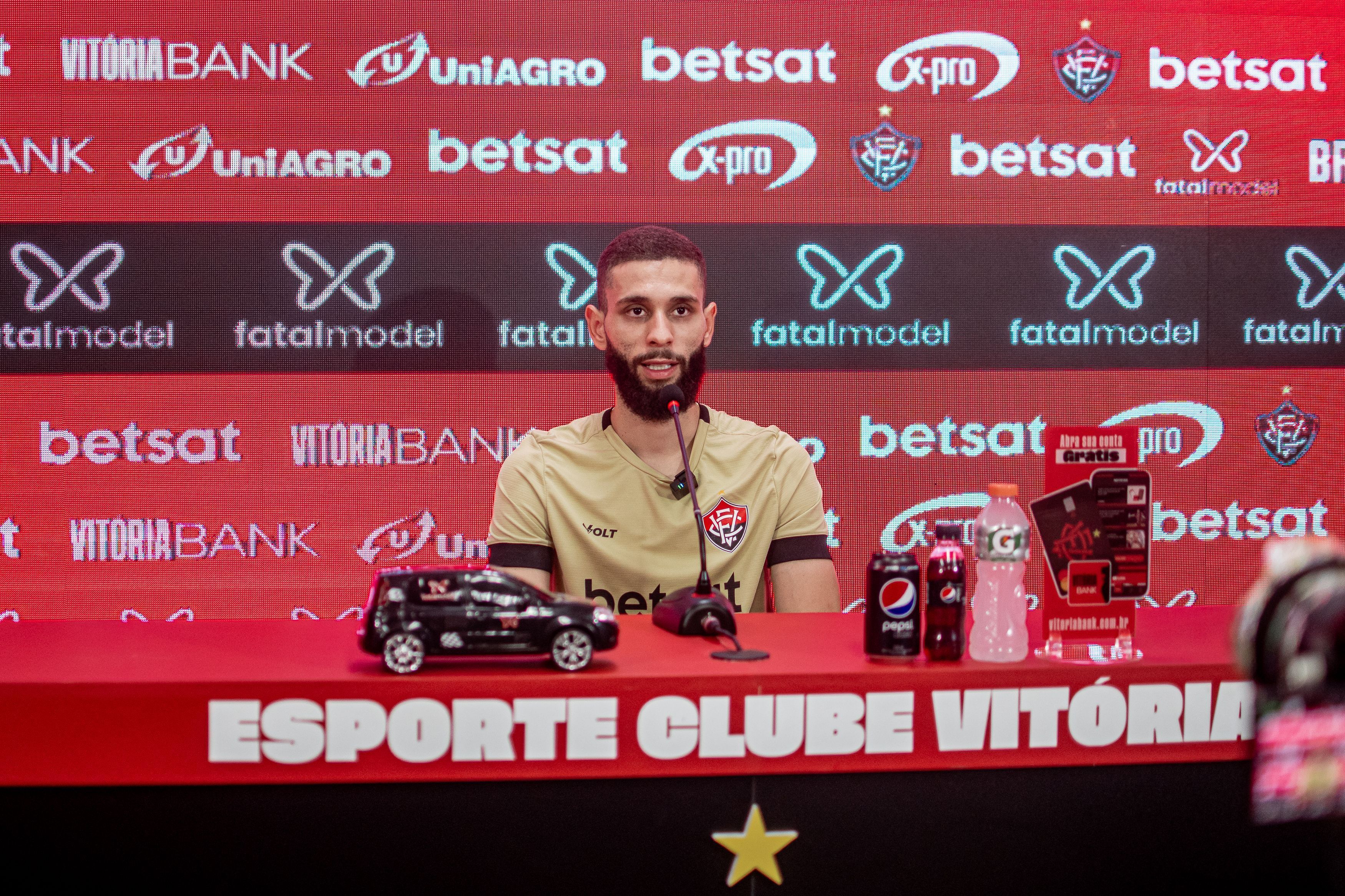 Zagueiro do Vitória releva tabu contra o Cruzeiro e espera vencer no Mineirão