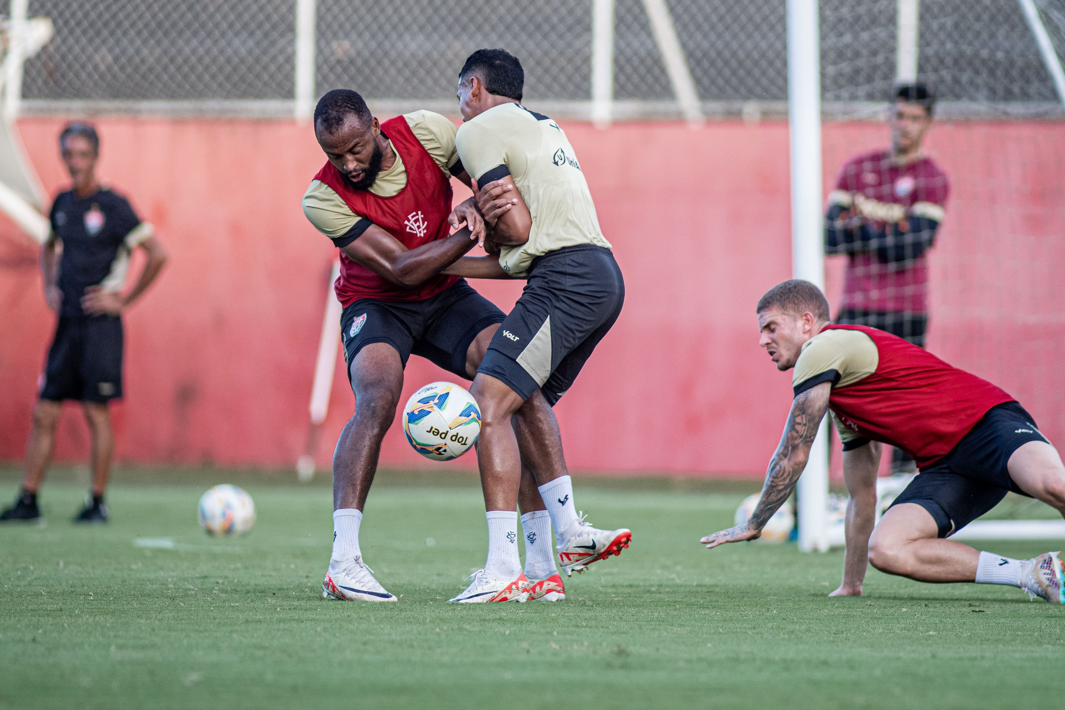 Com Daniel Jr, Vitória inicia preparação para o próximo Ba-Vi