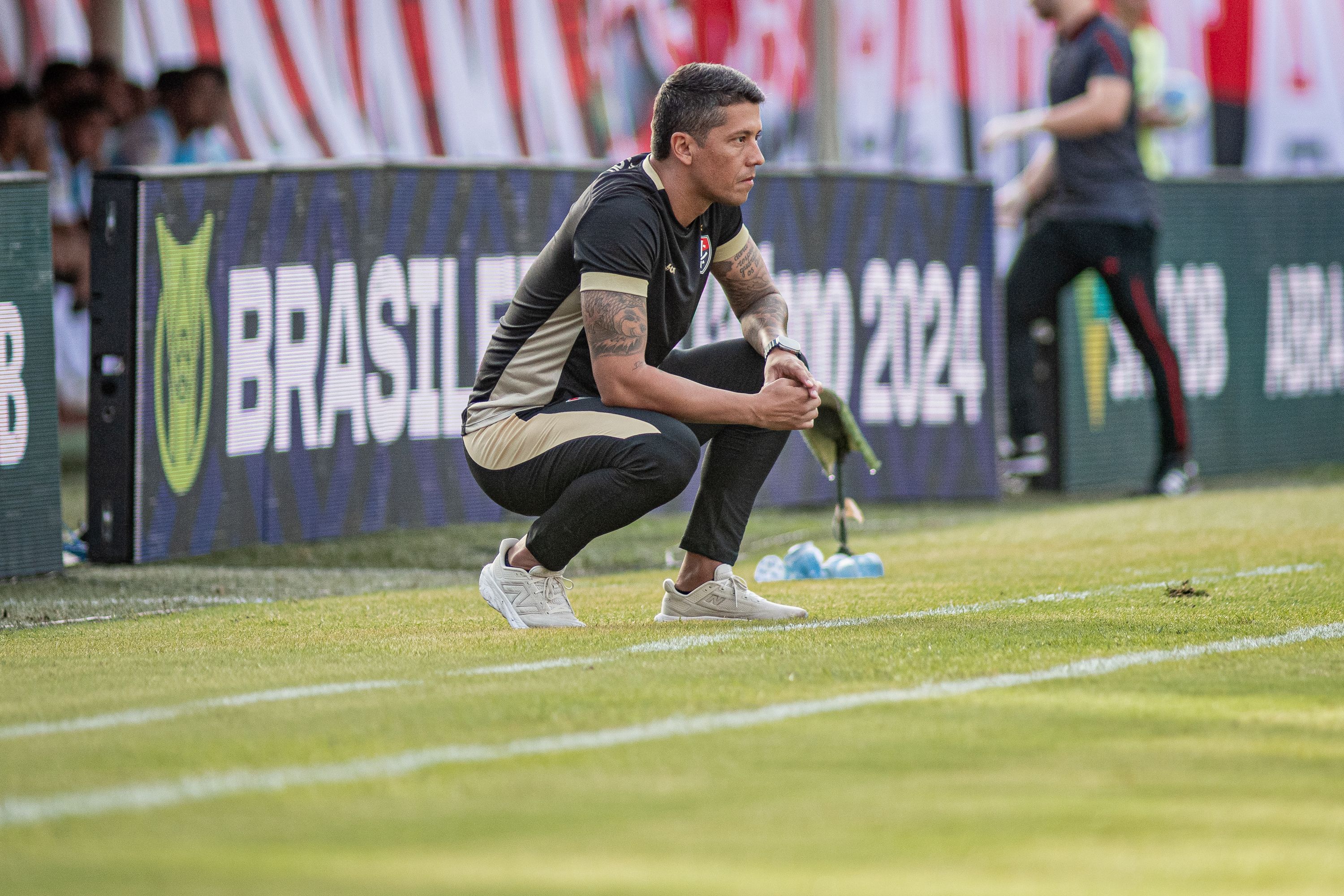 Carpini aponta falhas no elenco do Vitória após mais uma derrota na Série A