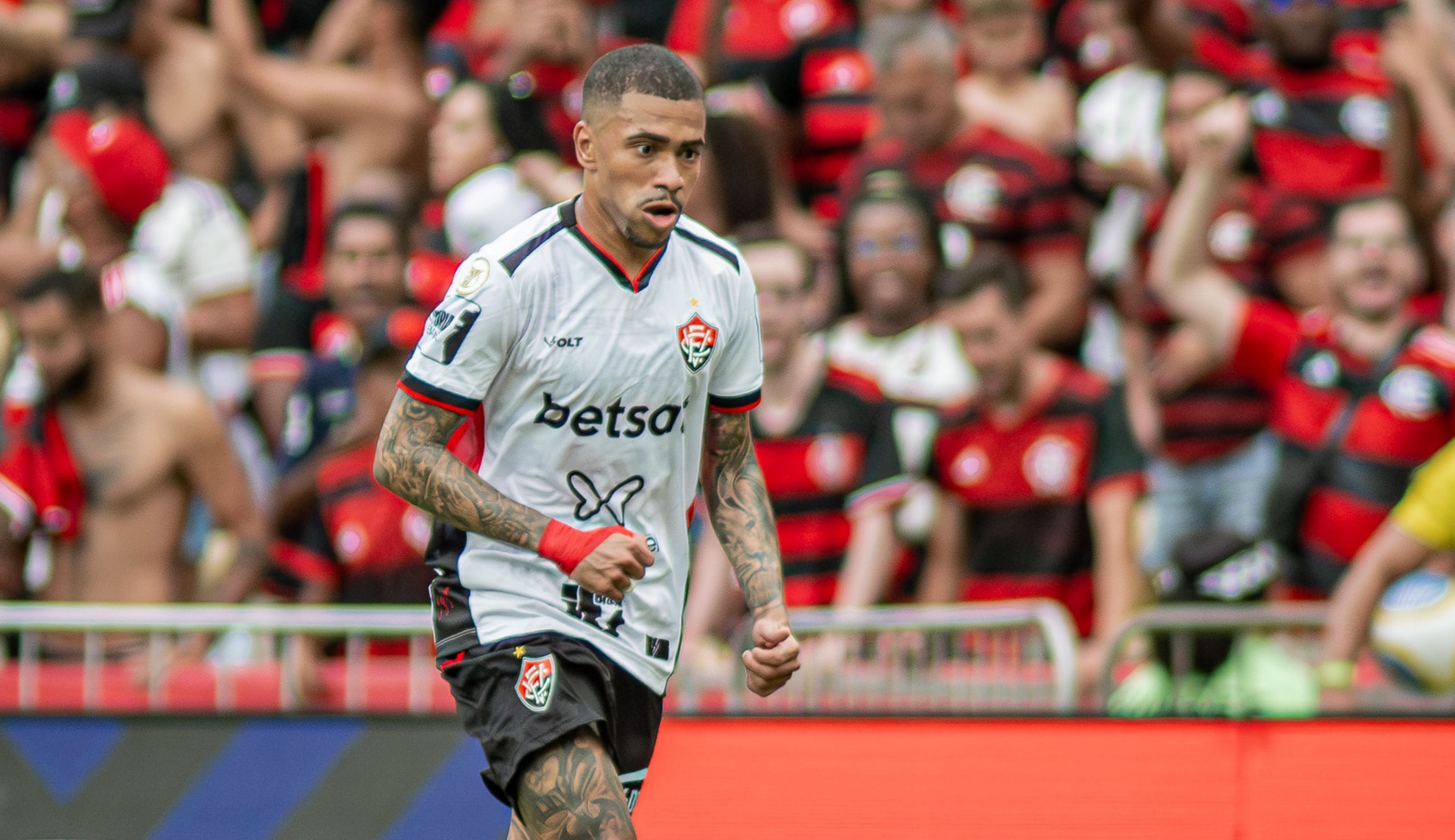 São Paulo faz sondagem por destaque do Vitória, mas negócio é difícil