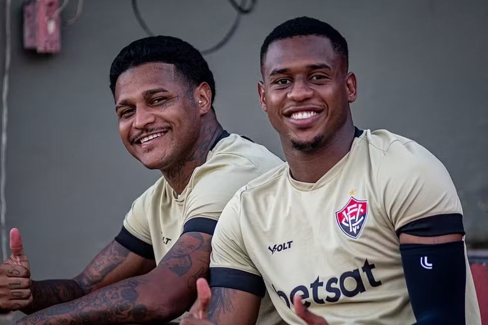 Após agressão em bar, Vitória fará reunião para definir futuro de jogadores