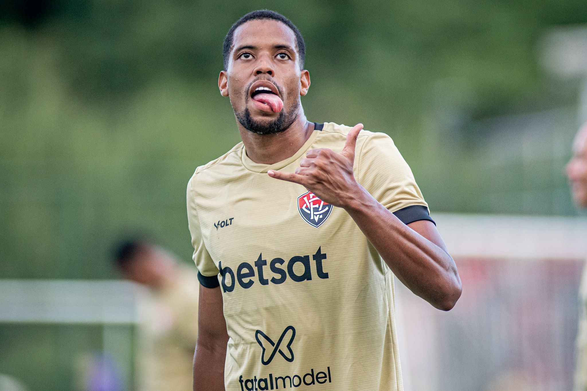 Iury Castilho participa de treino do Vitória e pode ser opção para o Ba-Vi