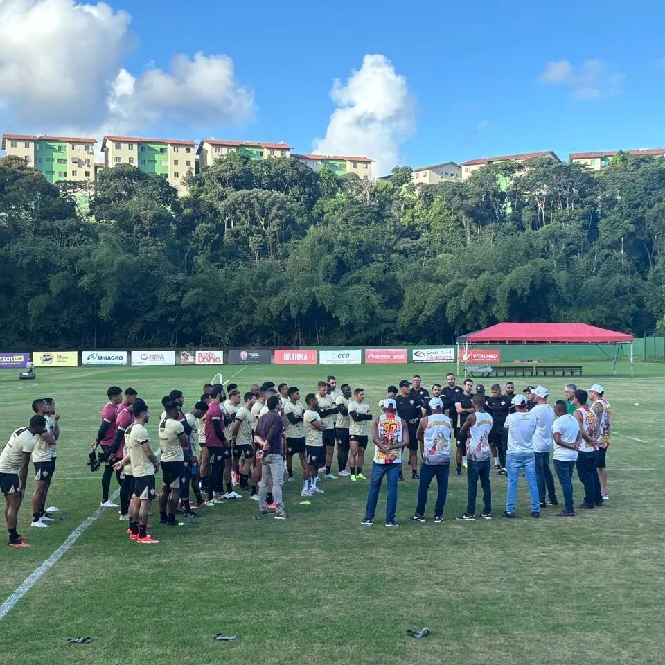 Organizada vai ao CT do Vitória cobrar jogadores em meio à má fase
