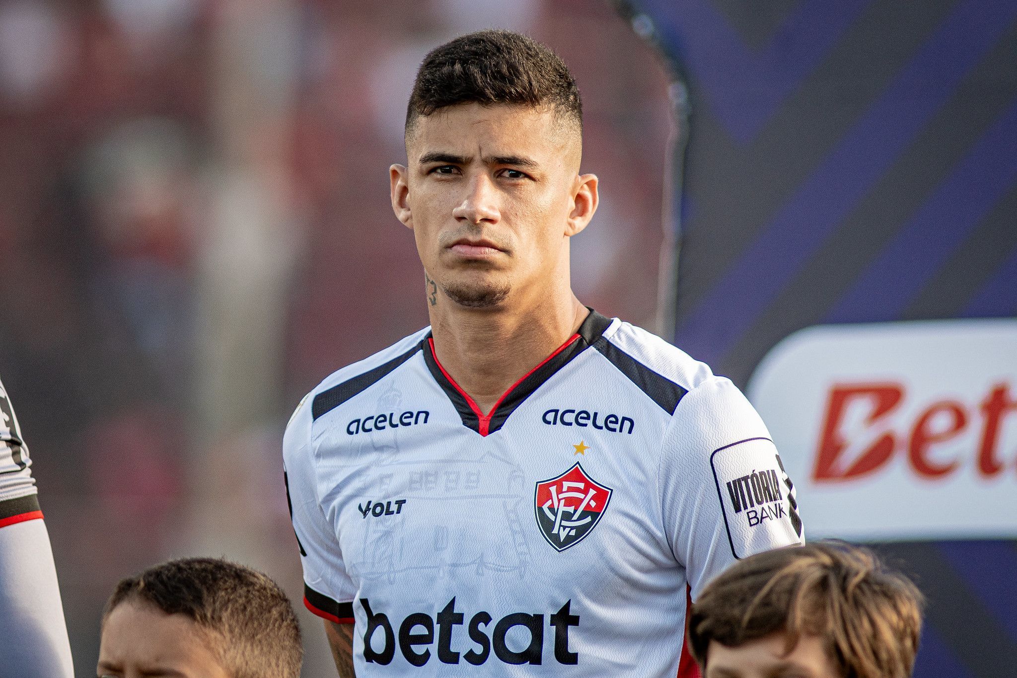 Titular do Vitória sofre lesão grave e pode ficar fora da temporada