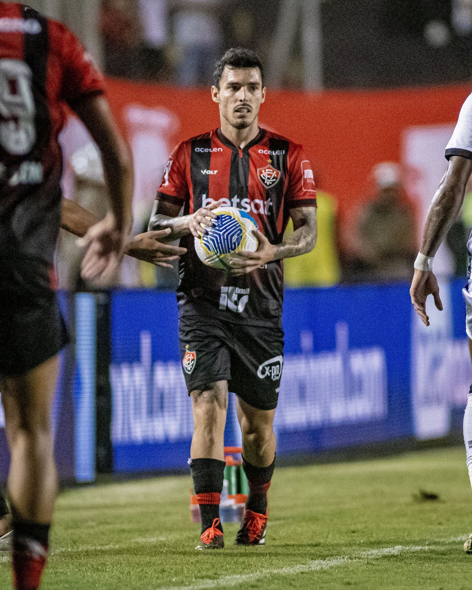 Zeca se pronuncia sobre saída do Vitória; saiba o que ele disse