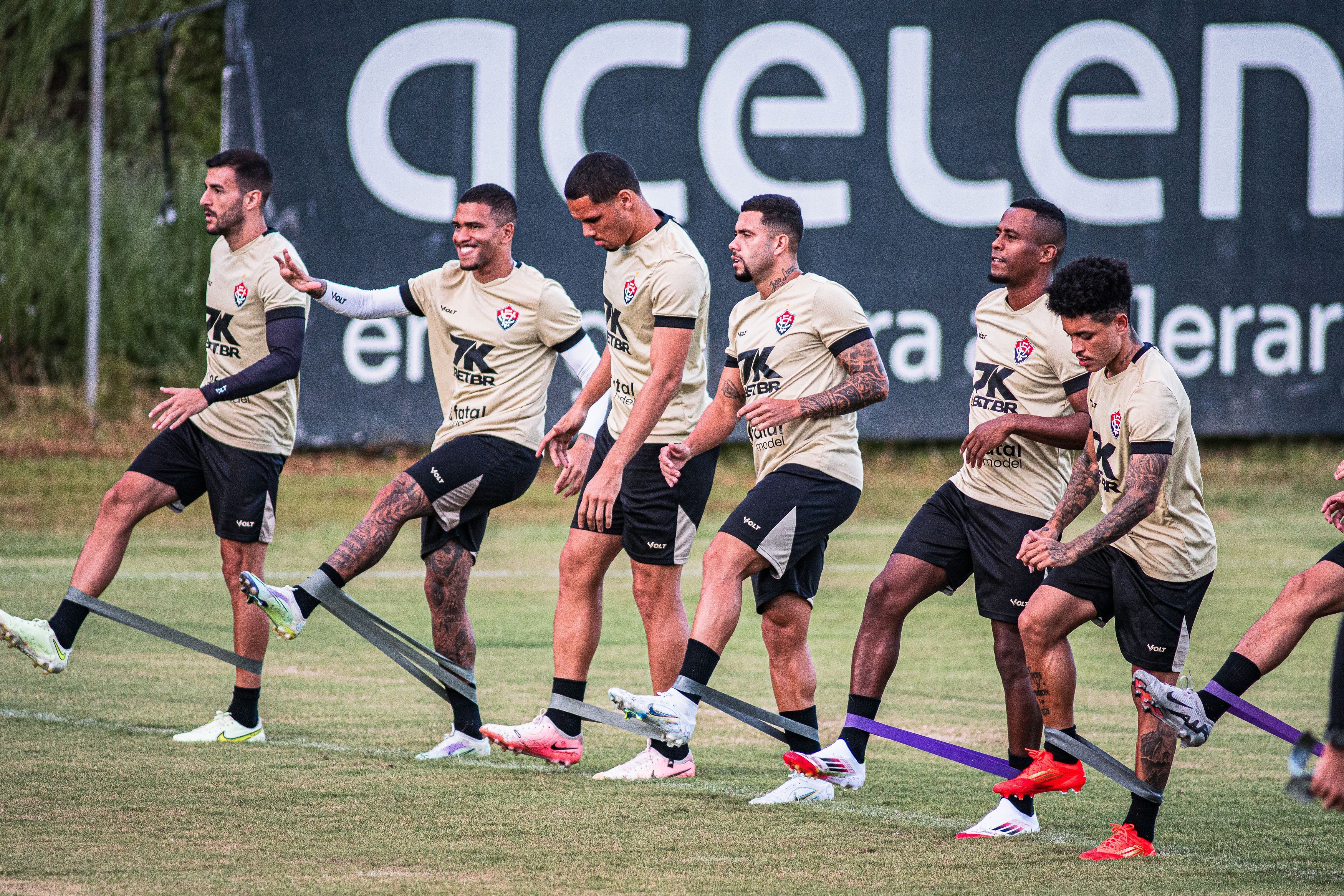 Líder invicto, Vitória enfrenta o Colo Colo-BA na Fonte Nova pelo Baianão
