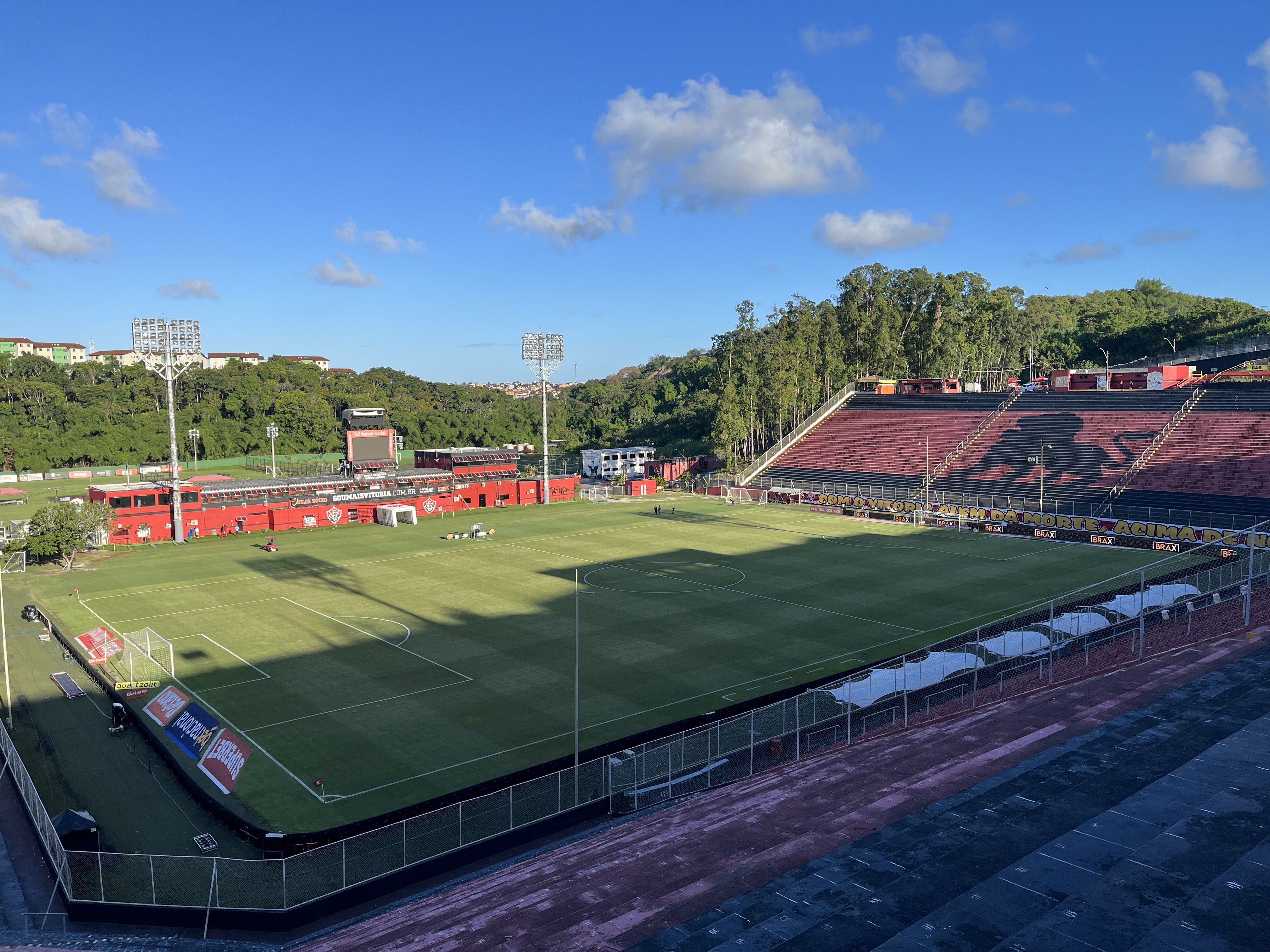 Reforços para 2025 se reapresentam com elenco do Vitória; veja nomes