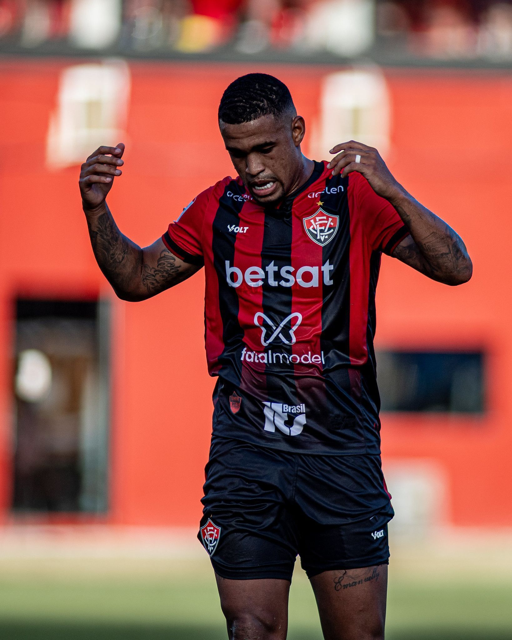 Diretor do Vitória sai em defesa de ex-Atlético após críticas da torcida