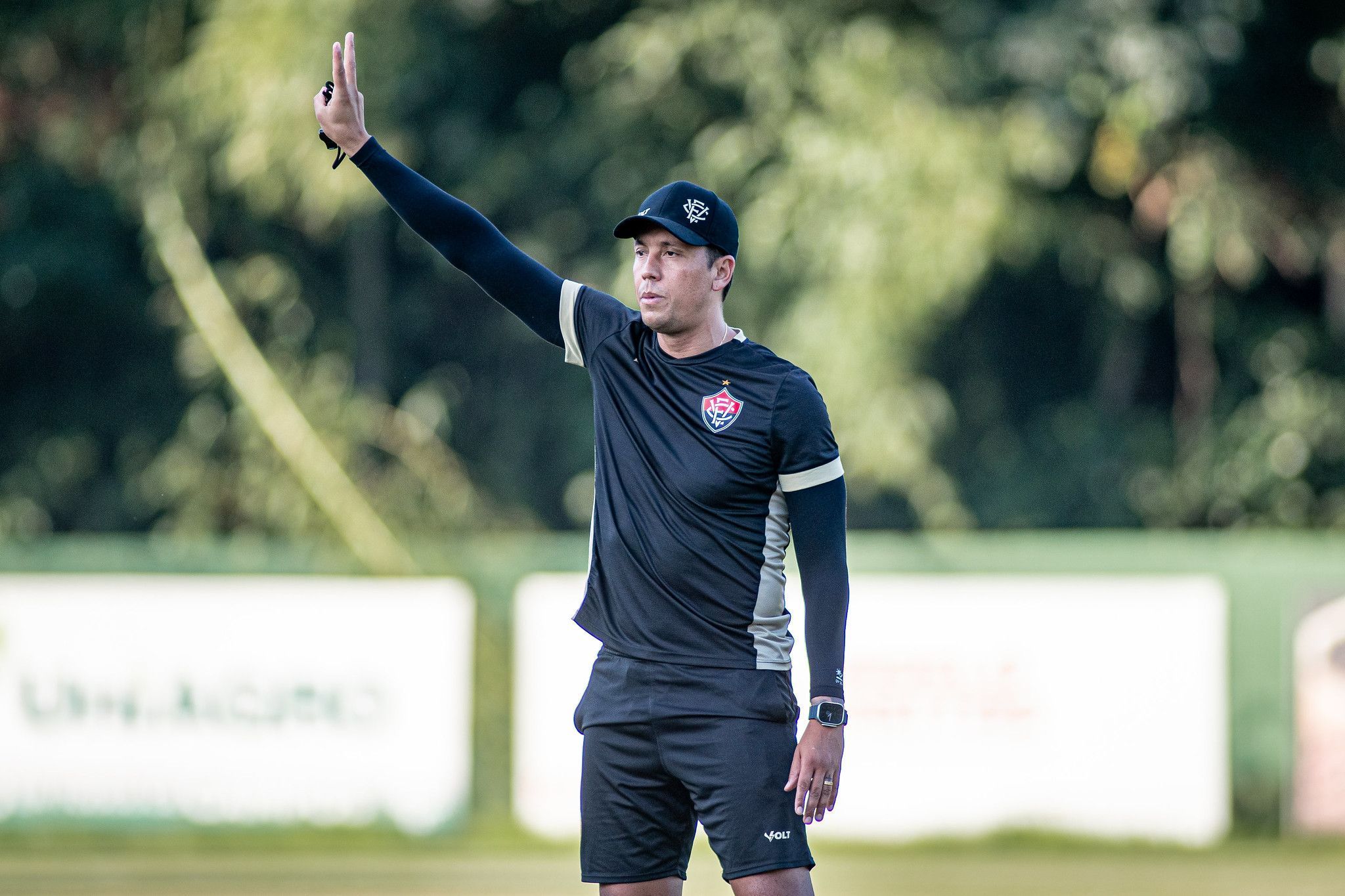 Em turbulência fora de campo, Vitória visita o Fortaleza pelo Brasileirão