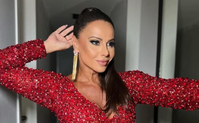 Viviane Araújo, considerada 'rainha das rainhas' do Carnaval