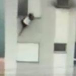 Sem celular, neta coloca fogo em casa e avós pulam do 4º andar para fugir de incêndio