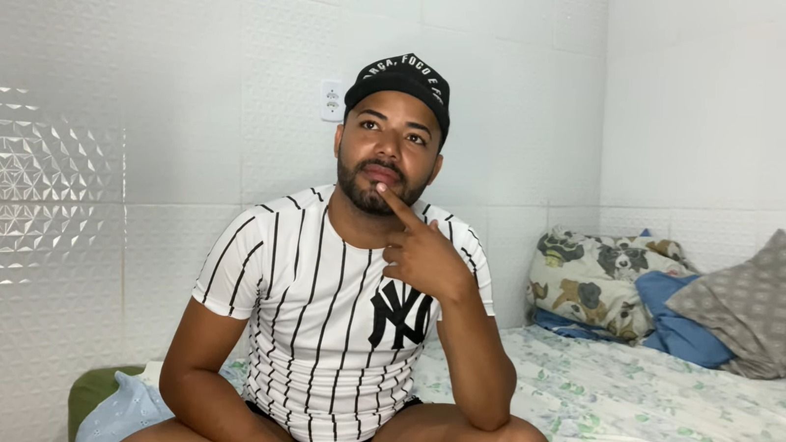 Vizinhos de Hytalo Santos denunciam festas com menores fazendo topless em condomínio na Paraíba