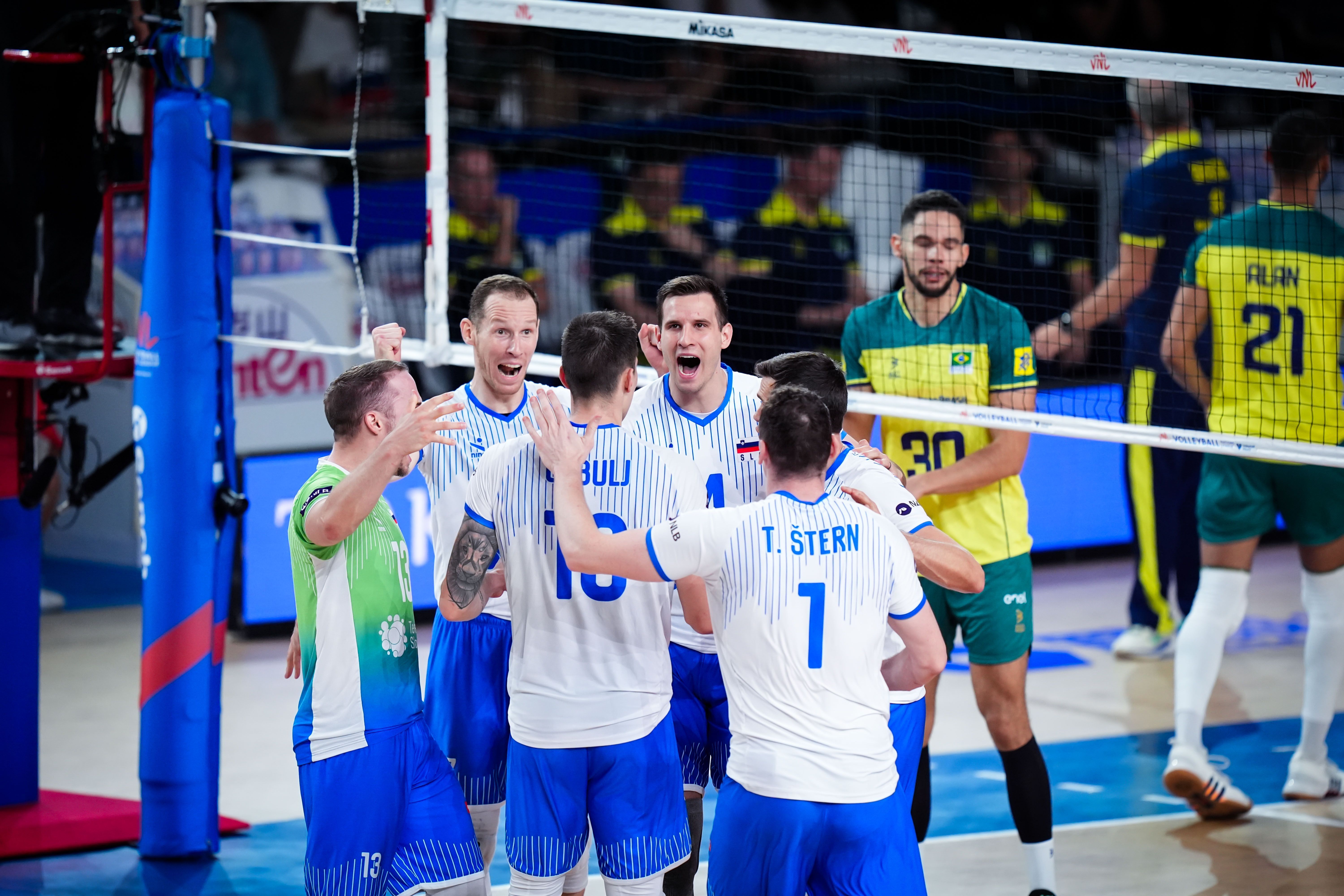 Brasil perde para invicta Eslovênia pela Liga das Nações de Vôlei