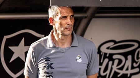 Juan Pablo Vojvoda, técnico do Santos, em jogo contra o Botafogo
