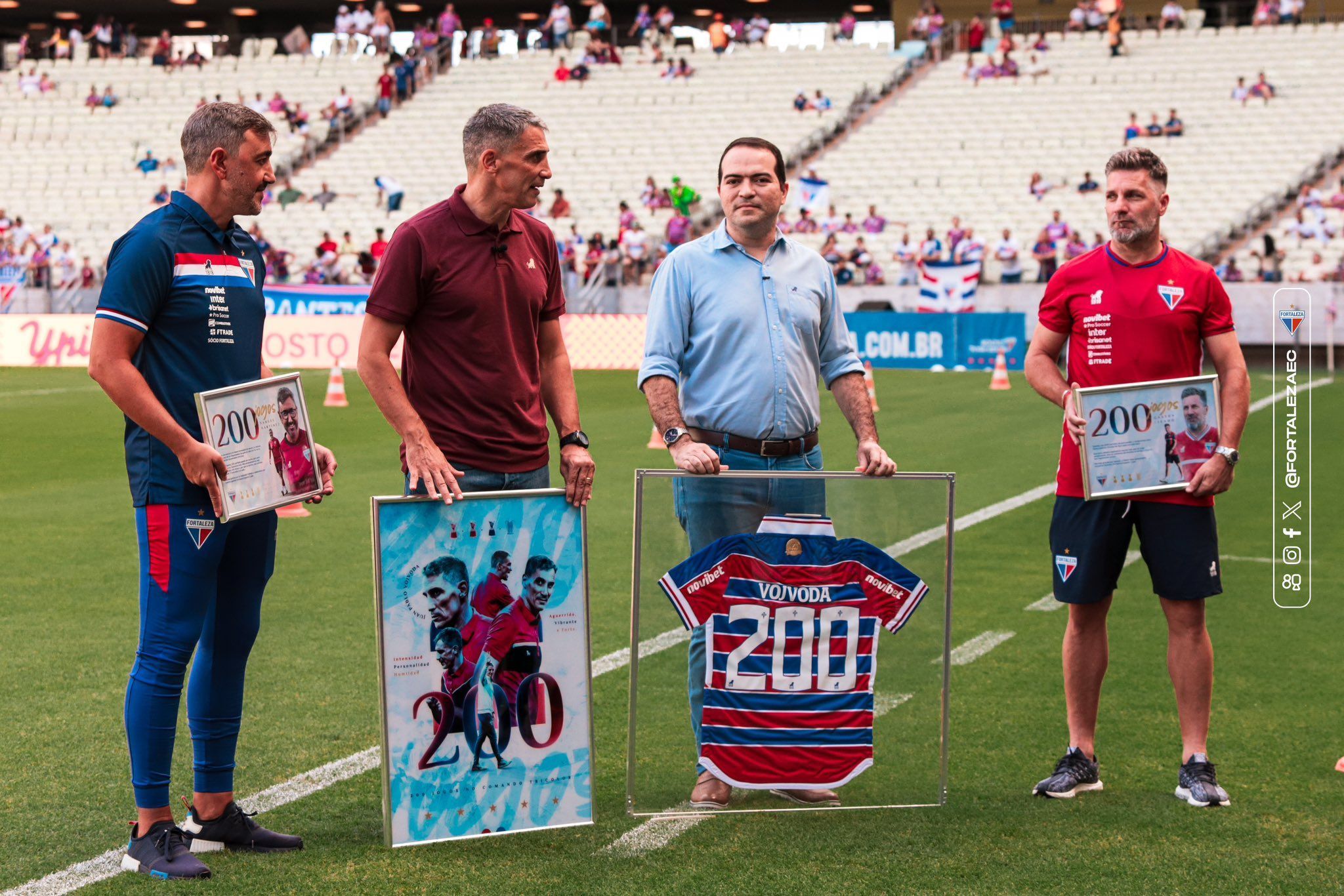Vojvoda completa 200 jogos pelo Fortaleza e recebe homenagem