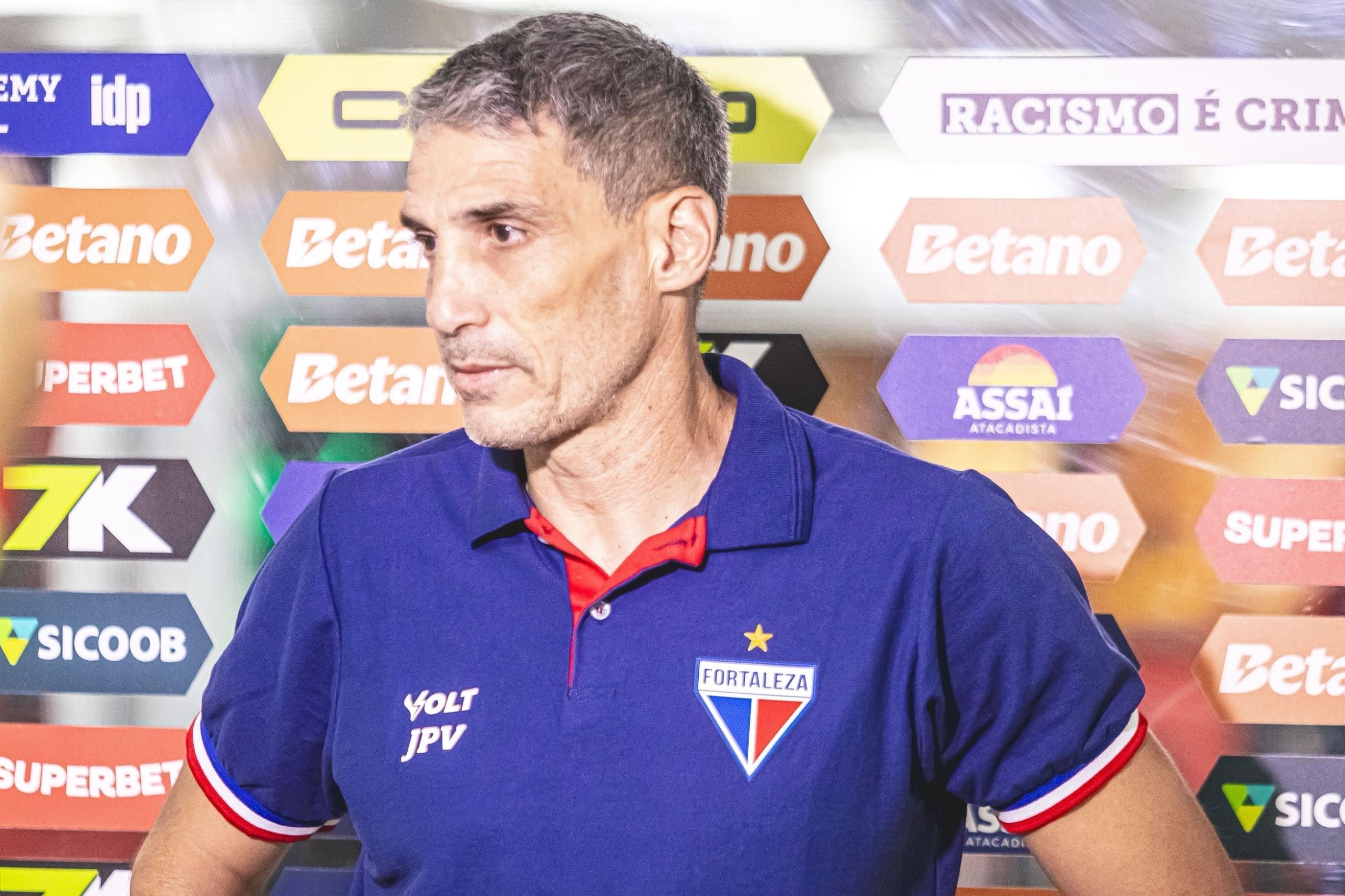 Fortaleza se manifesta sobre situação do técnico Juan Pablo Vojvoda