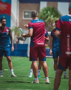 Vojvoda orienta jogadores antes de viagem para Teresina por jogo da Copa do Nordeste