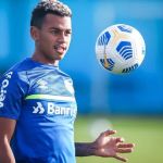 Cruzeiro está em negociação mais uma vez com o volante Fernando Henrique, do Grêmio